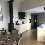 Lurn Sjohus Holiday home Reine