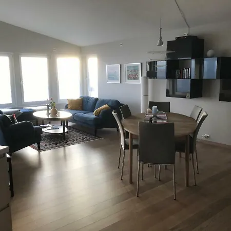 Semesterbostad Lurn Sjohus *