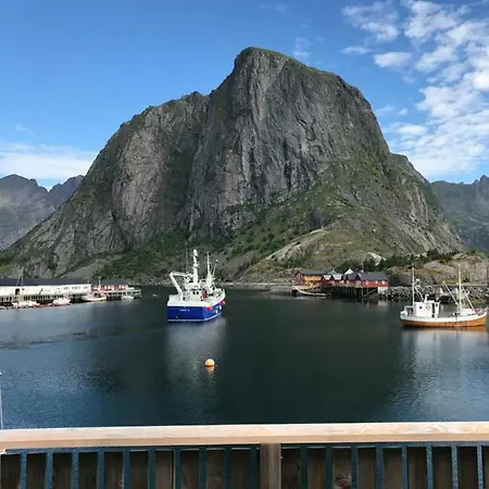 Holiday home Lurn Sjohus Reine