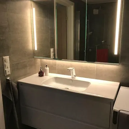Lurn Sjohus Holiday home Reine