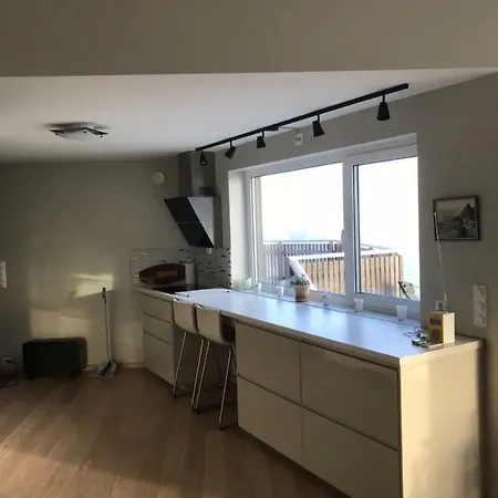 Lurn Sjohus Holiday home Reine