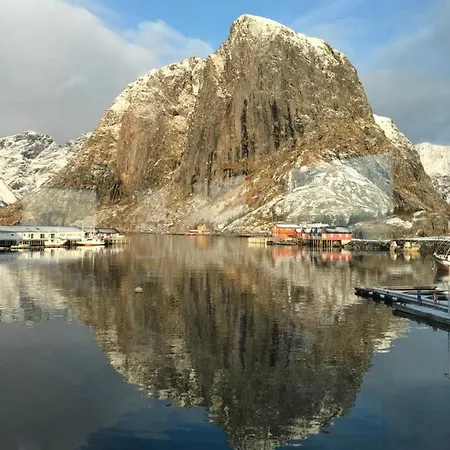 Lurn Sjohus Reine