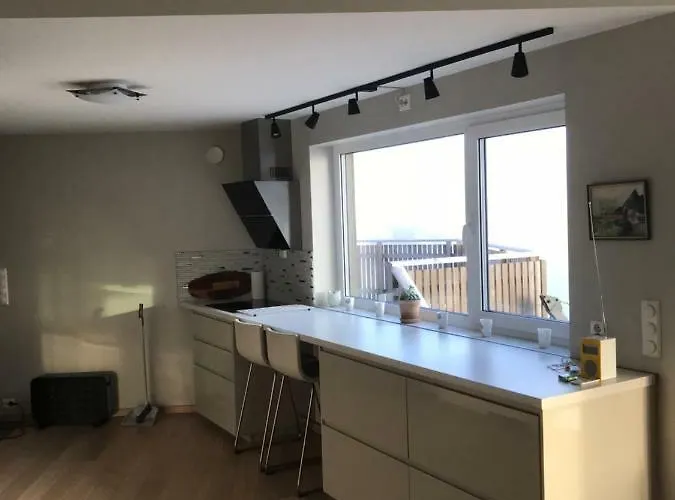 Lurn Sjohus Semesterbostad Reine